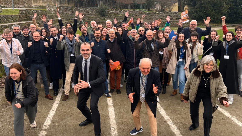 Une - anciens - recadrée